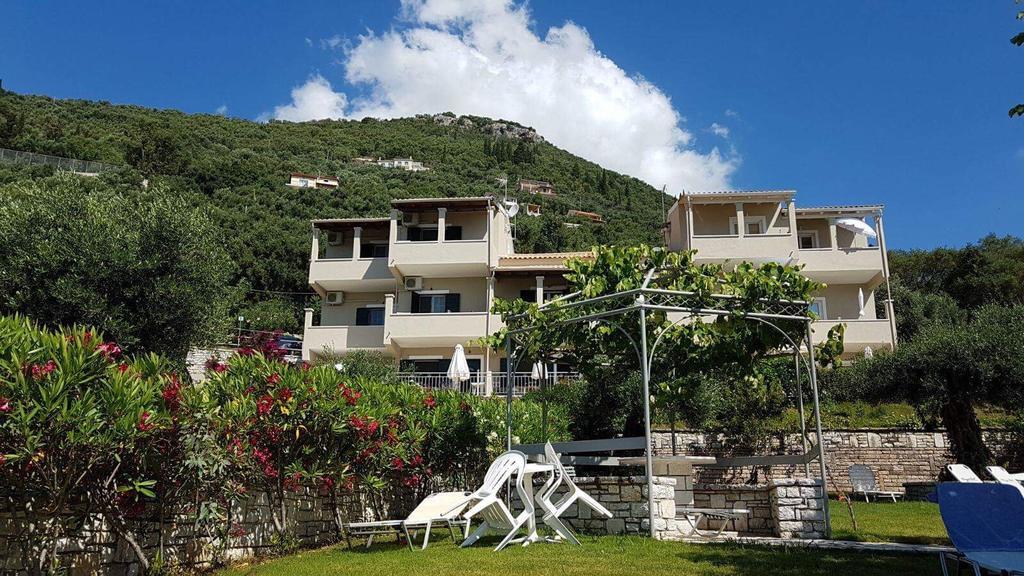Krouzeri Beach Apartments Nisaki  Zewnętrze zdjęcie